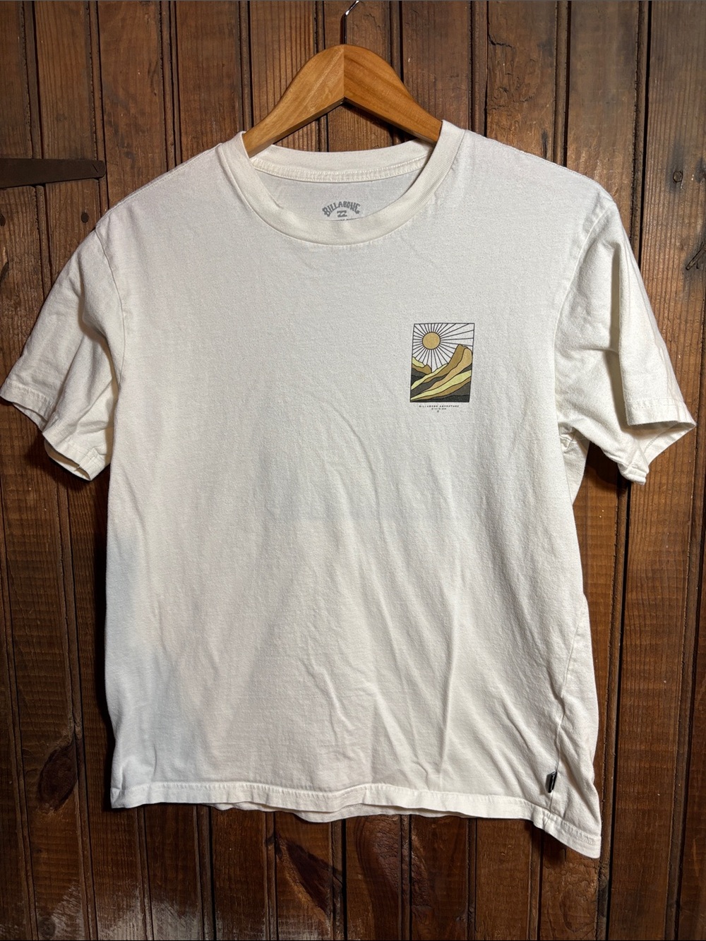 Billabong Men’s Cream Tee with Yellow & Green Sunrise Graphic
